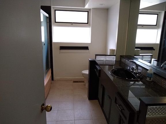Hallway full bath