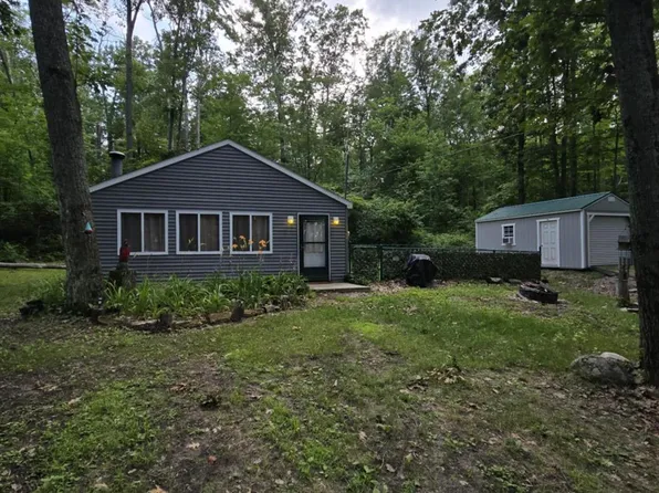 3004 Ojibway Rd, Harrison, MI 48625