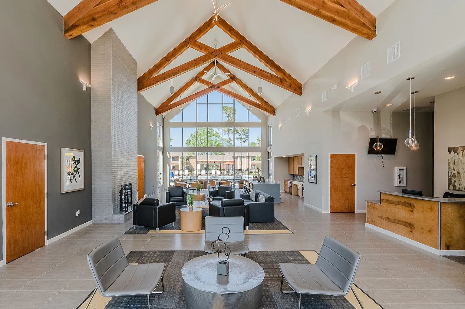 Lakecrest Village — Photo 2