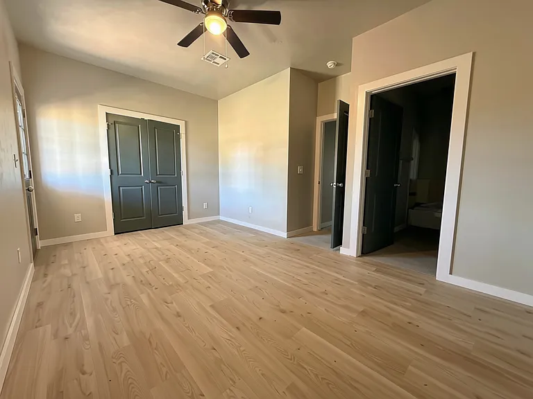 1407 SW Bishop Rd — Photo 3