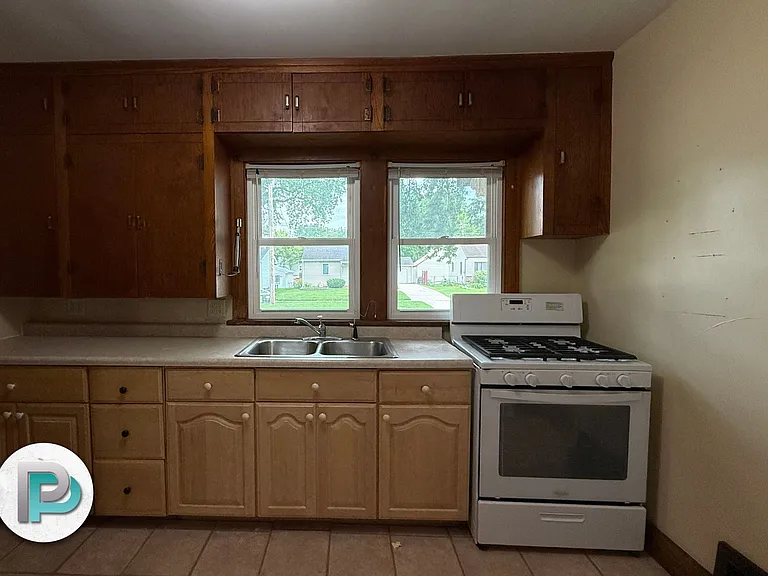 516 20th St SE — Photo 10