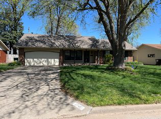 1745 E Swallow St, Springfield, MO 65804