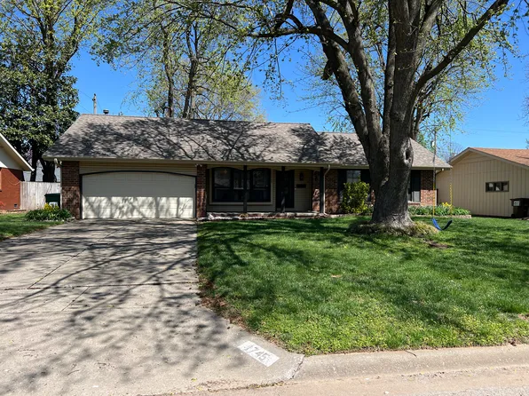 1745 E Swallow St, Springfield, MO 65804