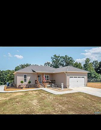 3rd image of 185 Woodland Rd