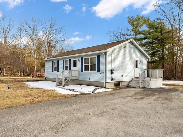 16 Campbell St, Webster, MA 01570