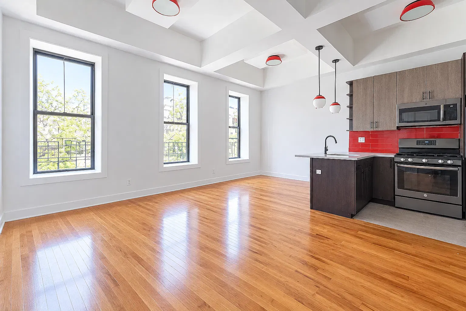 936 De Kalb Avenue — Photo 1