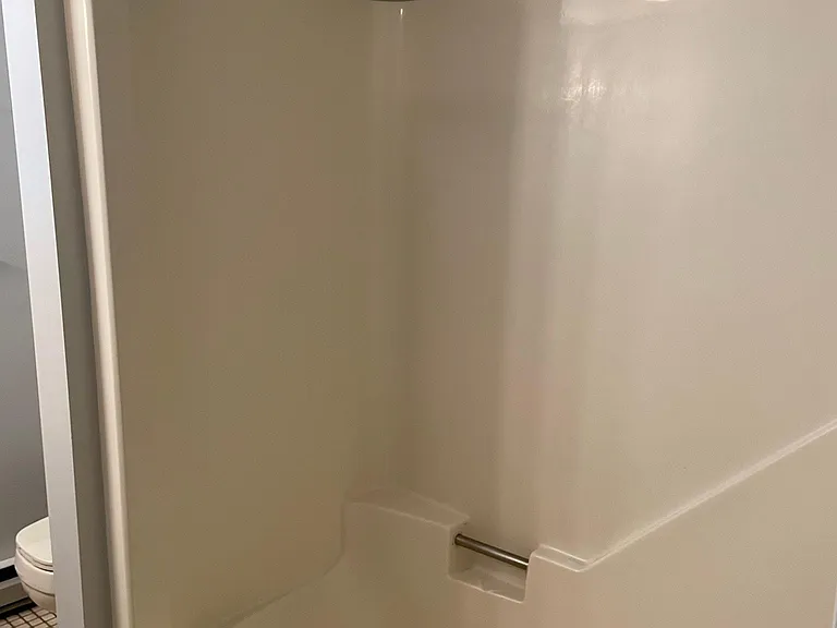 32 Schofield Ave #2R — Photo 7