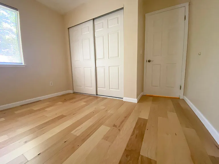 2214 Renwick Ln — Photo 11