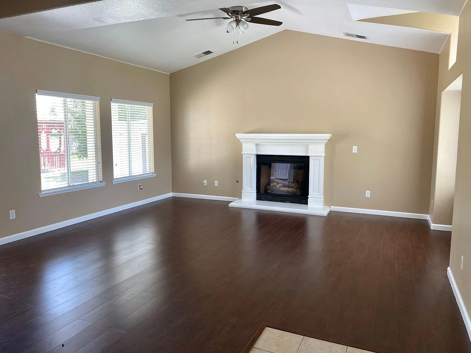 9846 N Ann Ave — Photo 2