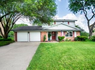 2400 Woodlawn Dr, Ennis, TX 75119