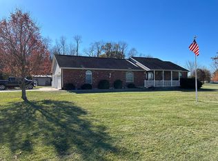 11956 Sportsman Rd, Highland, IL 62249