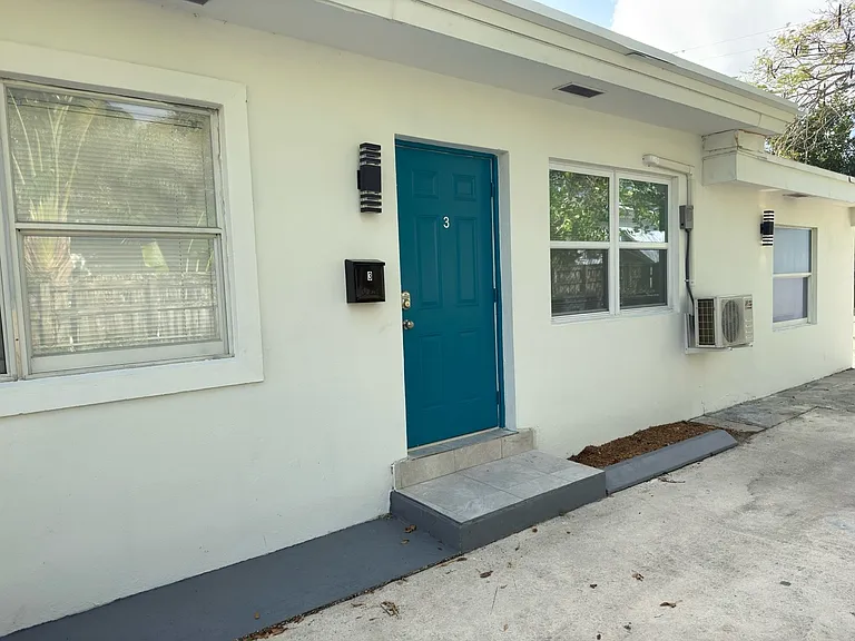1838 McKinley St #3 — Photo 2