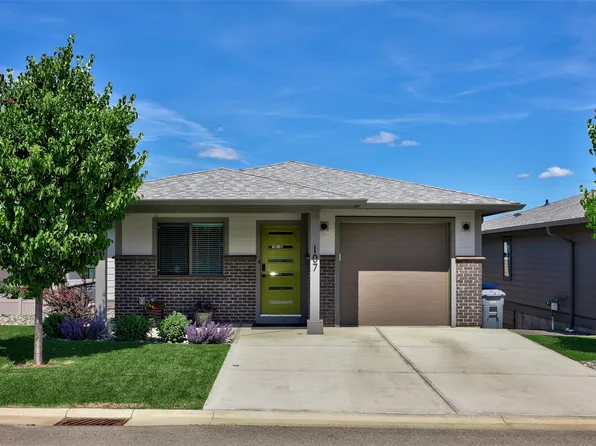 1323 Kinross Pl #107, Kamloops, BC V1S 0B8