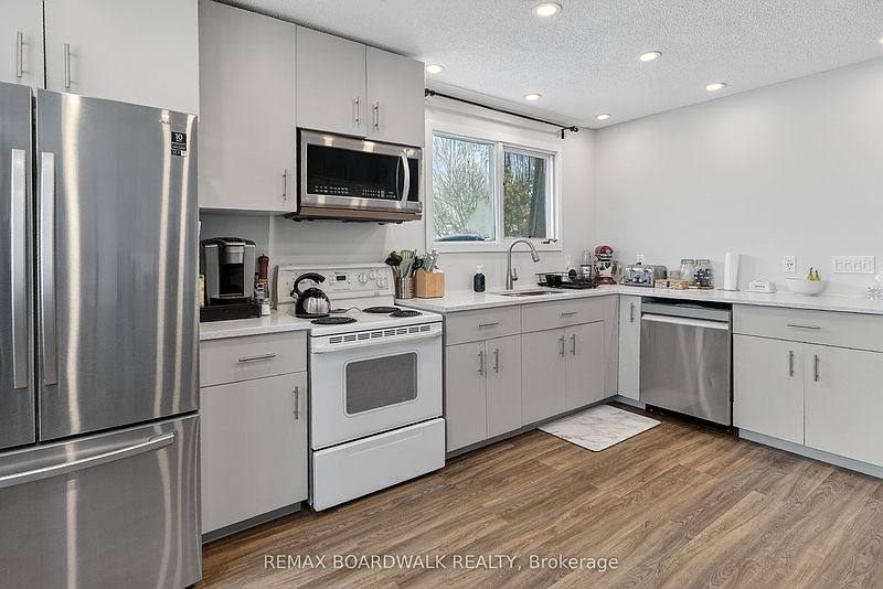 Ottawa House for rent - 4 Bedrooms — photo 11