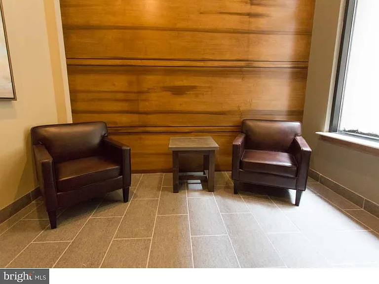 2201 S 16th St #1201 — Photo 3