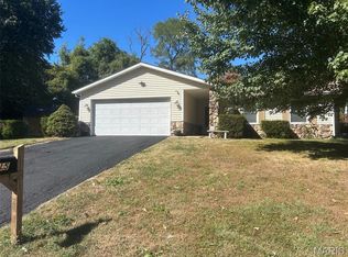 15 Las Olas Dr, Belleville, IL 62221