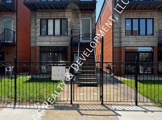 2453 W Arthington St #1, Chicago, IL 60612