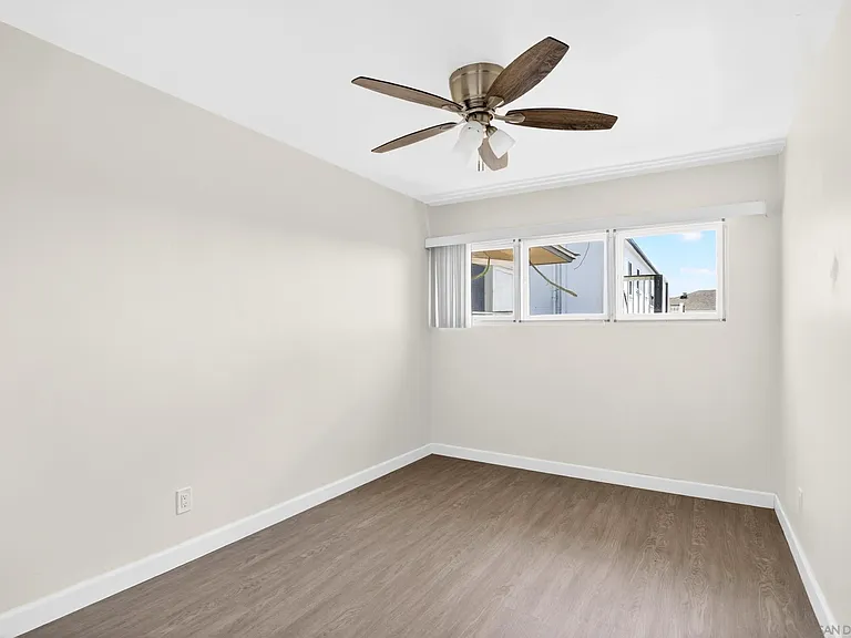 2324 Chatsworth Blvd — Photo 8