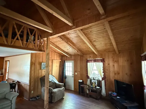 155 Noah Rd, Eagle Springs, NC 27242