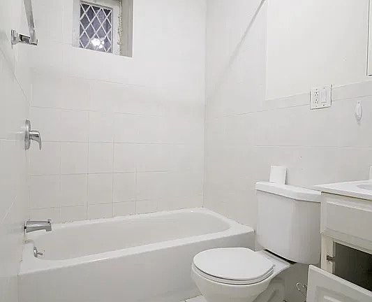 3rd image of 493 Clinton Ave APT 2R