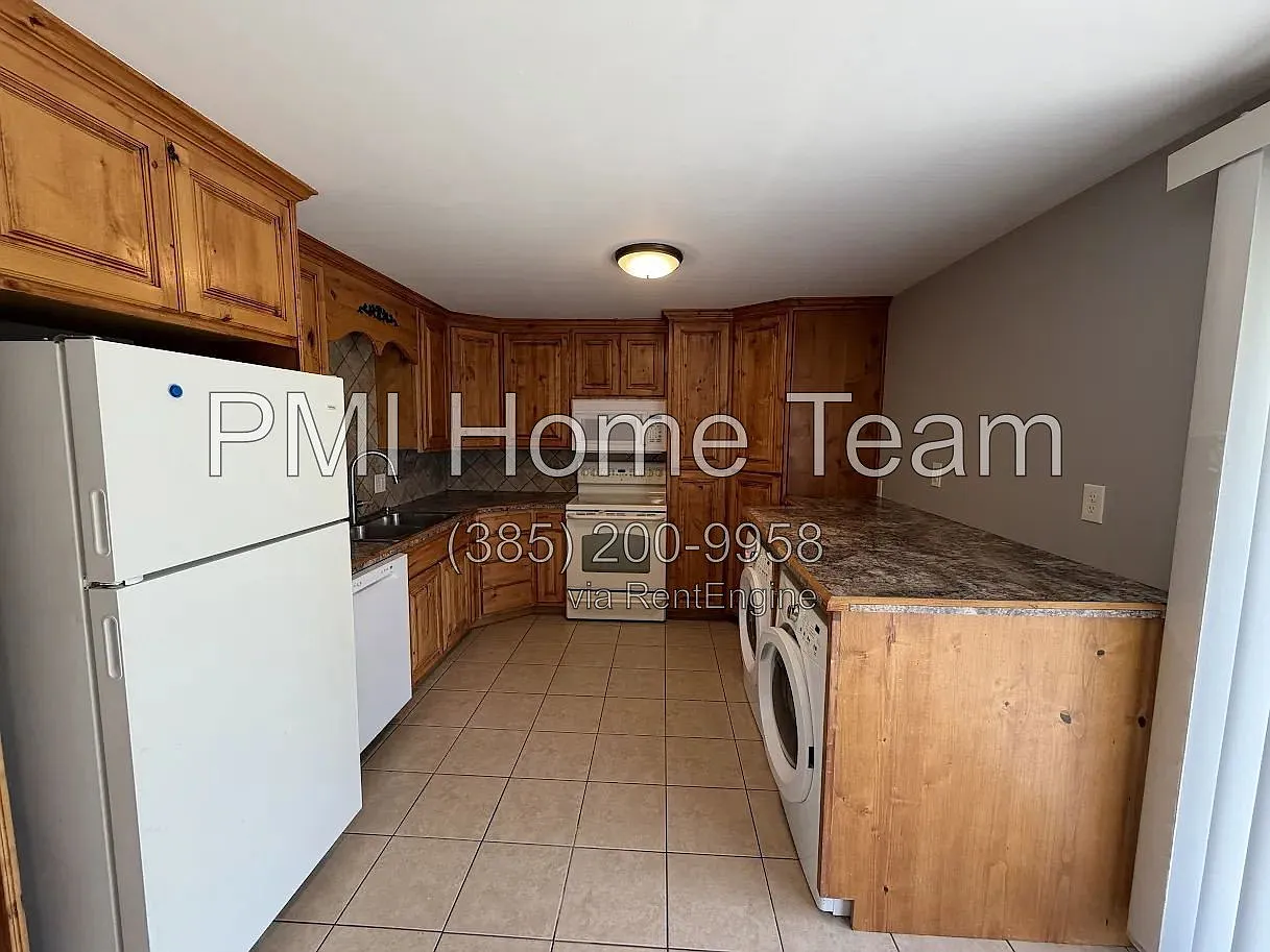 3 bed, 1.0 bath, 1125 sqft, $1,700 — Photo 3