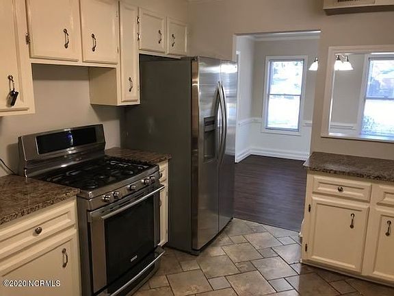 3rd image of 903 Bremerton Dr