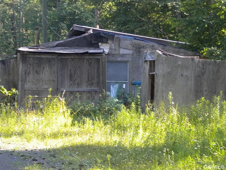 2nd image of 270 E. Honey Hollow Road