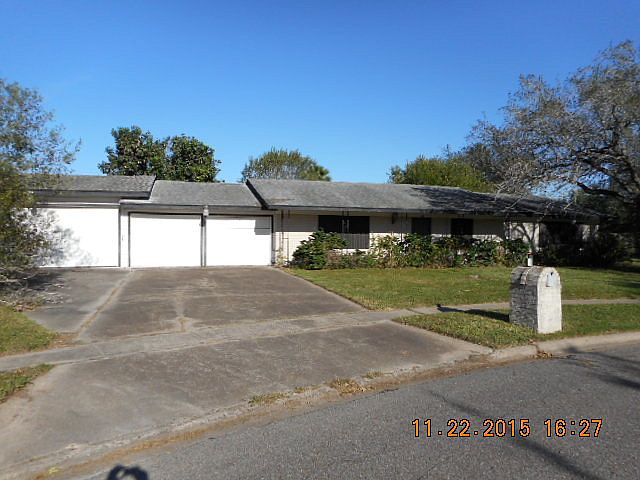 1st image of 826 E Whitehouse Cir