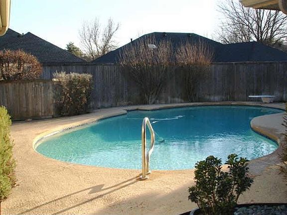 3rd image of 7402 Arbor Oaks Dr
