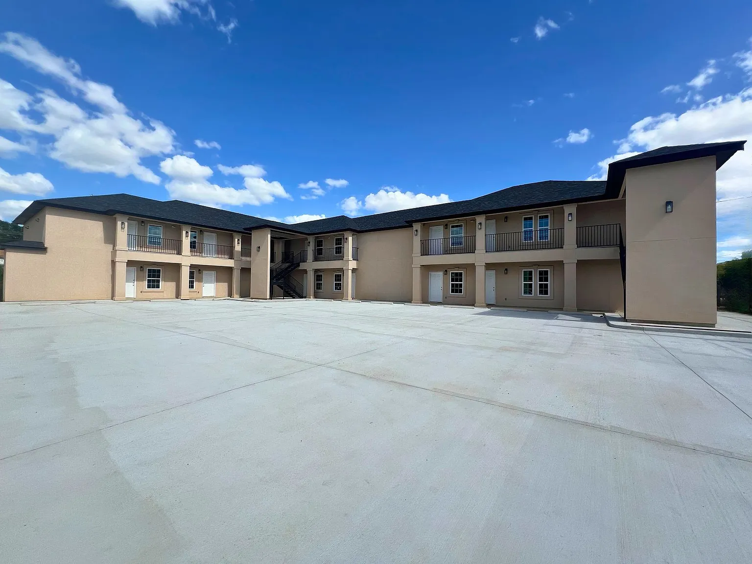 Villas de Gustavus Apartments — Photo 2