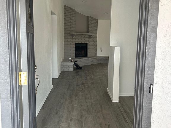 5th image of 1609 E Garnet Ave