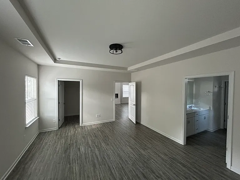 152 Marion Dr — Photo 33