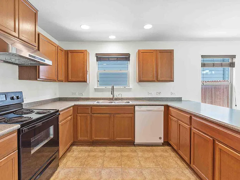11012 Culzean Dr — Photo 15