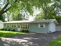 1909 Meadow Dr photo 1