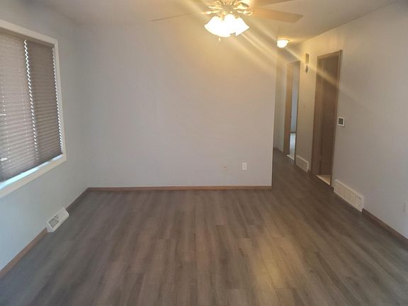 3rd image of 2222 Crescent Dr