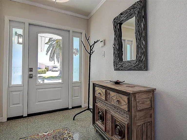 2800 E Vina Del Mar Blvd — Photo 11