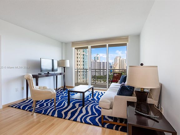4th image of 19501 W Country Club Dr APT 1407