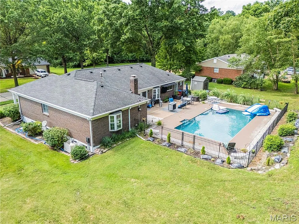 10829 Forest Path Dr photo 1
