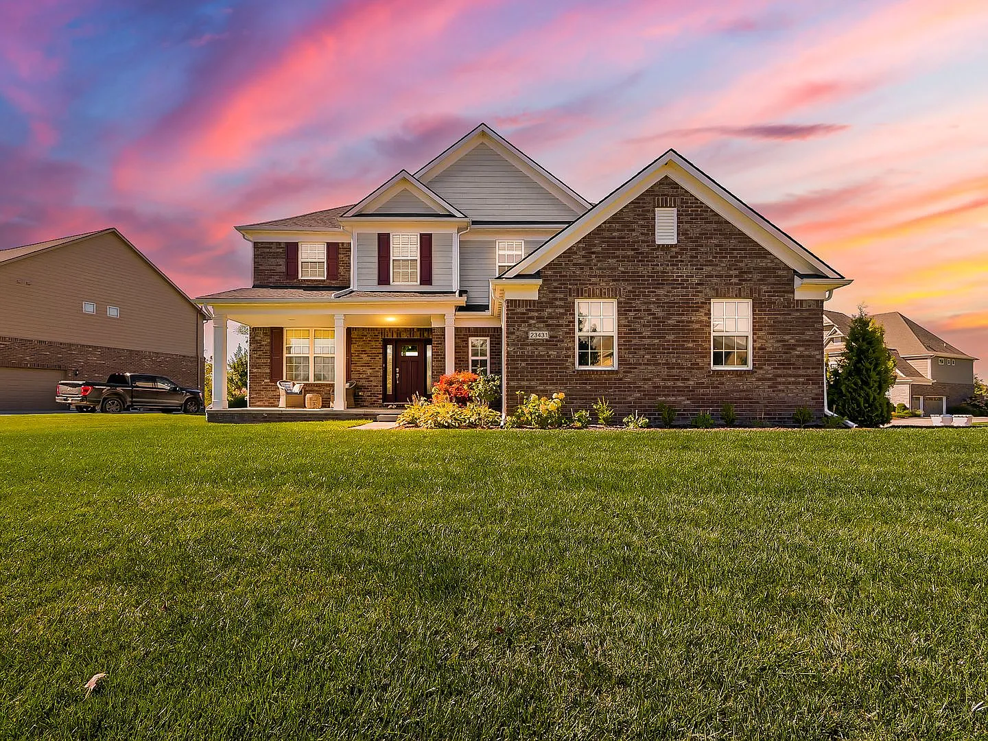 Stunning South Lyon Home with Outdoor Oasis! — Photo 1