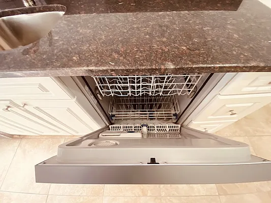 Rented by Silverstein Collection LLC  | media 16