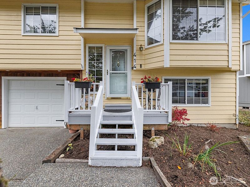 4th image of 414 97th Avenue SE