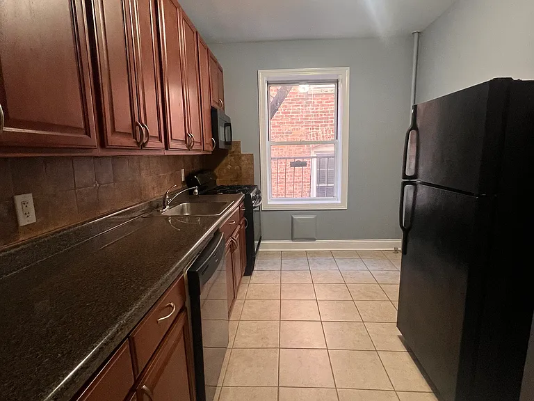 733 Avenue A #1 — Photo 2