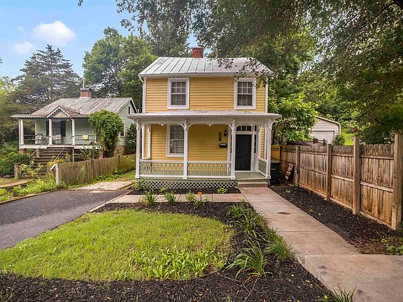 4th image of 324 Green St