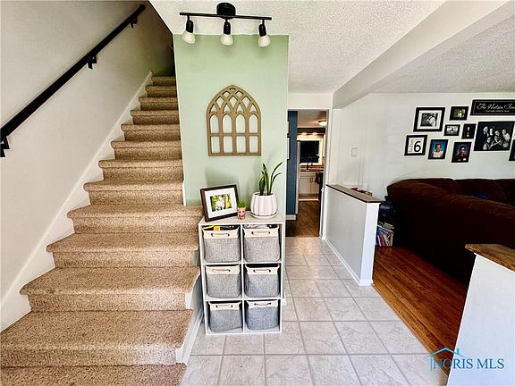 5th image of 203 Oak Park Dr