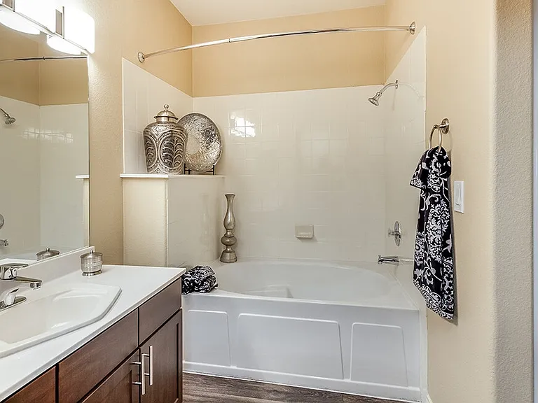 Durango Canyon Apartments — Photo 8