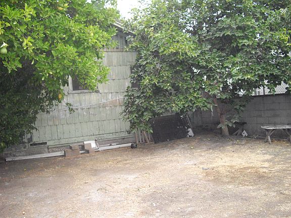 2nd image of 5040 Navarro St