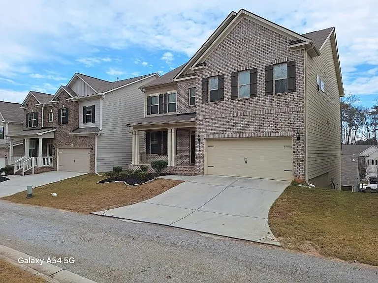 2034 Britt Dr — Photo 4