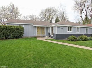 20722 N Elizabeth Ave, Prairie View, IL 60069