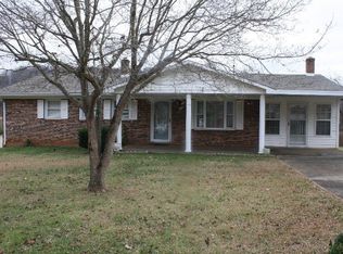 311 Wren Ct, Martinsville, VA 24112