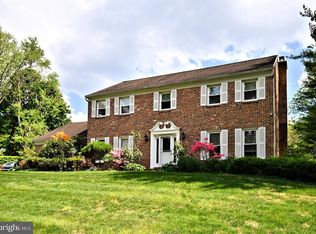 816 Glenn Cir, Wayne, PA 19087